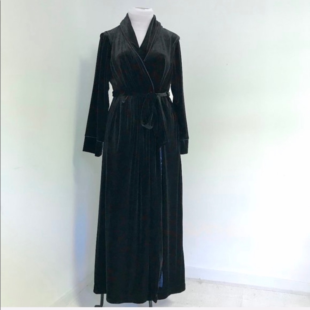 Soma OS Long Plush Velvet Satin Robe Black Blue